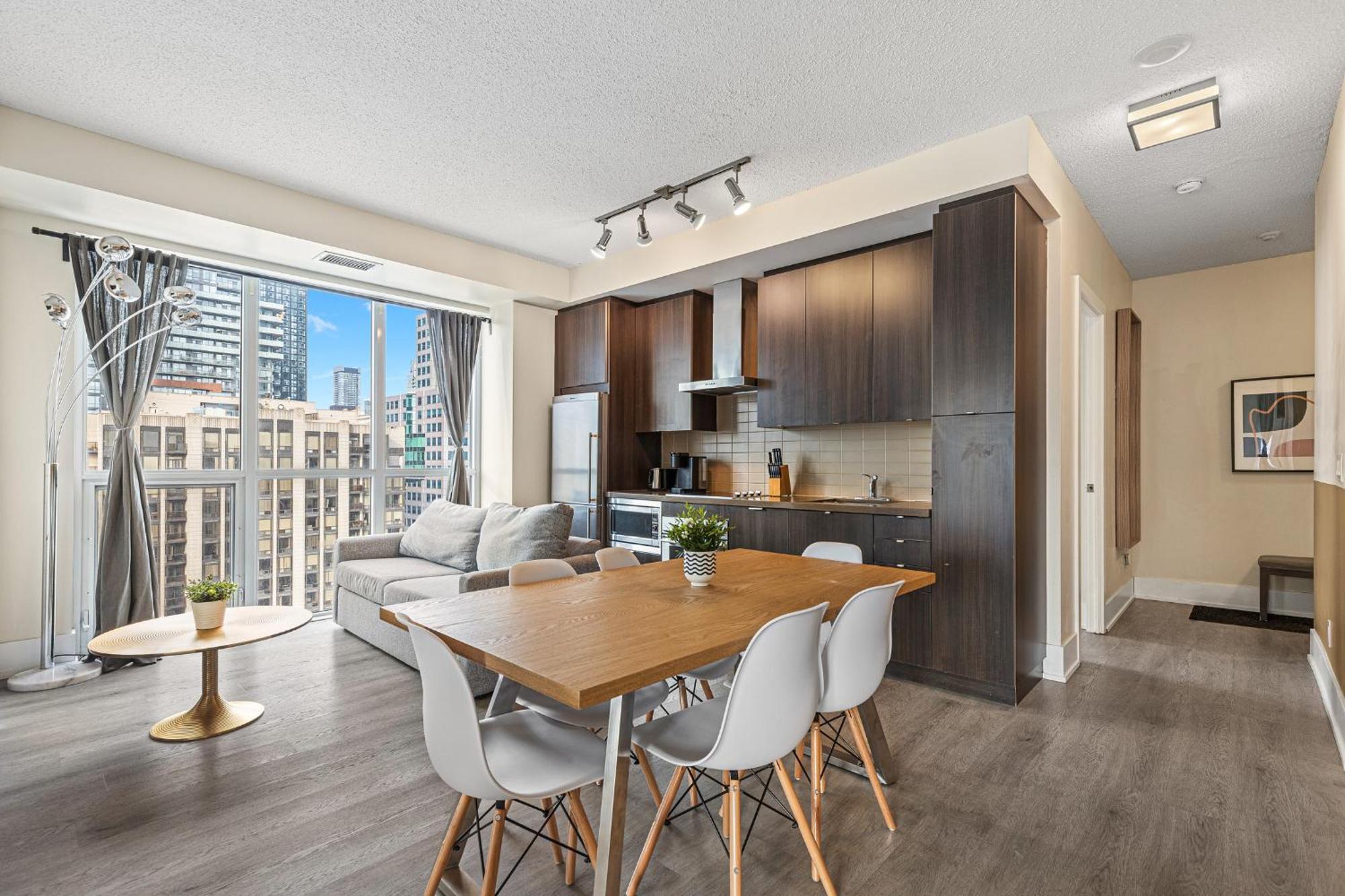 3 Bedroom Beside Cn Tower With Parking Downtown トロント エクステリア 写真