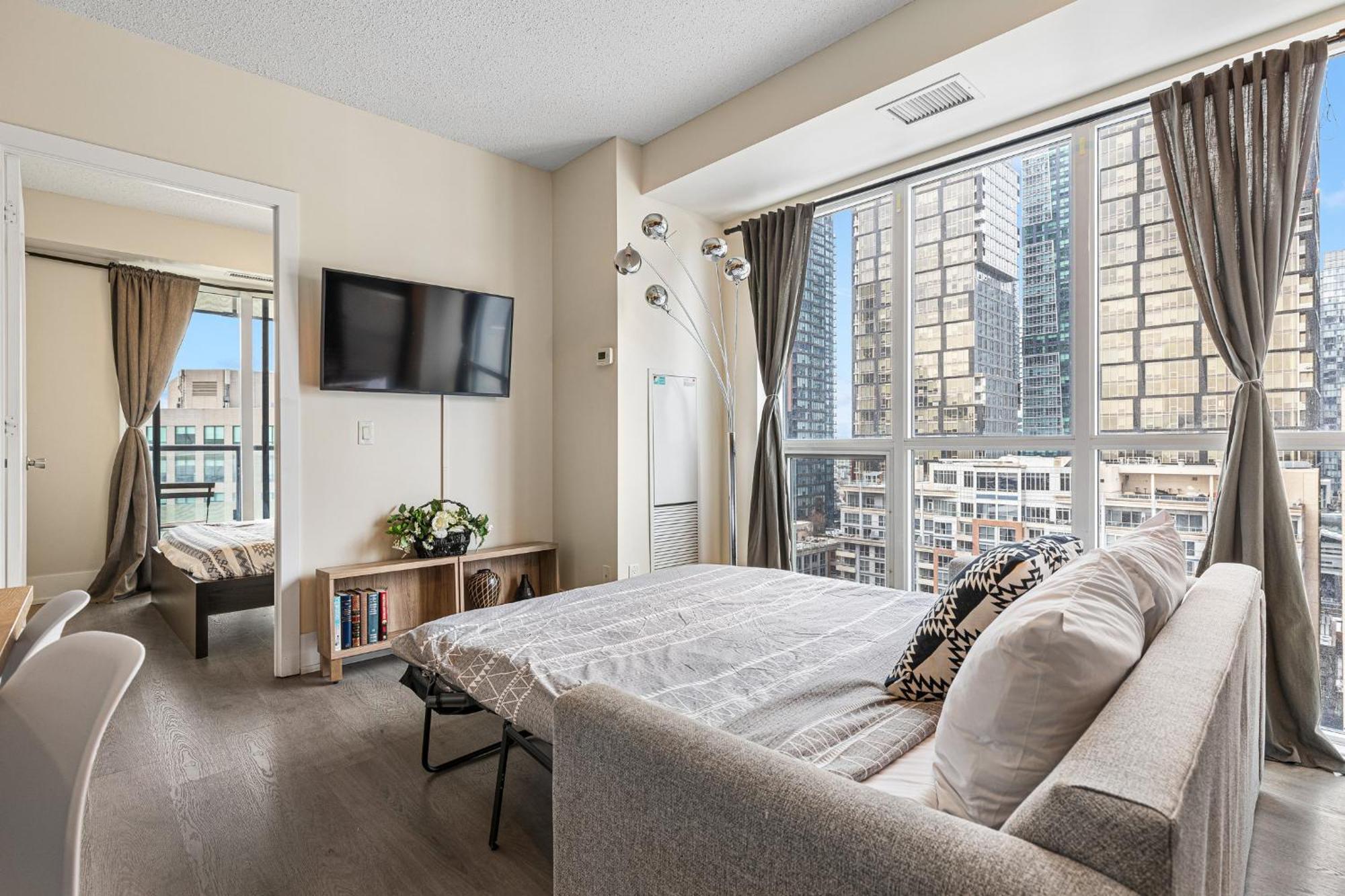 3 Bedroom Beside Cn Tower With Parking Downtown トロント エクステリア 写真